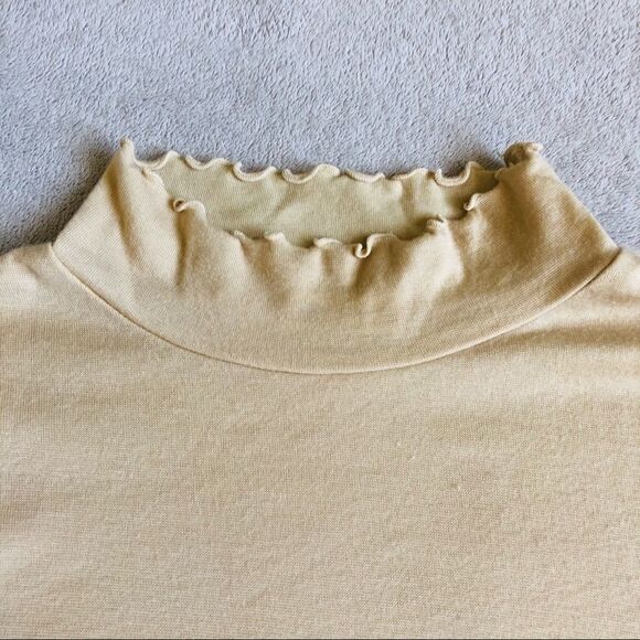 Grateful Days Long sleeve Scalloped EdgeTurtleneck - Picture 3 of 8